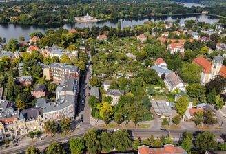 Luftbild der Liegenschaft mit Blick auf das Marmor