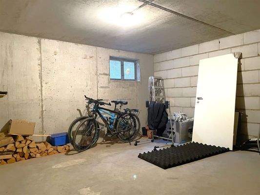 großzügiger Kellerraum