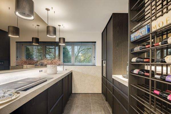 Hochwertig ausgestattete Küche