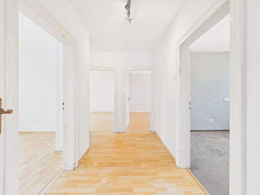 Flur 1. OG