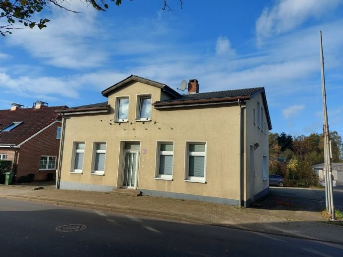 Einfamilienhaus mit 2 Wohneinheiten in zentraler Lage