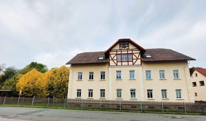 MFH mit Schmuckfaschen und Fachwerk