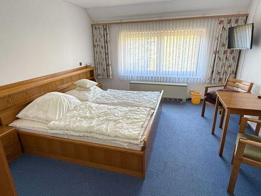 Gästeraum mit eignem Badezimmer DG Haupthaus