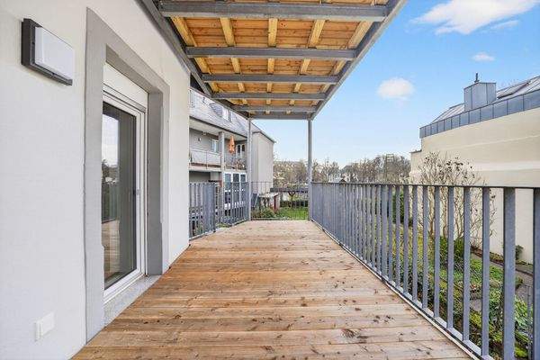 Großer Balkon mit Blick auf die Barbarathermen