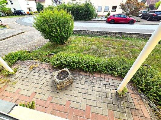 Balkon im EG zur Haus - Vorderseite