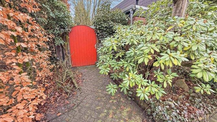 Eingang zum Garten von Außen