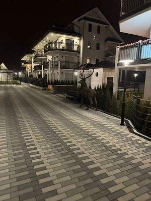 Der Hubertushof bei Nacht