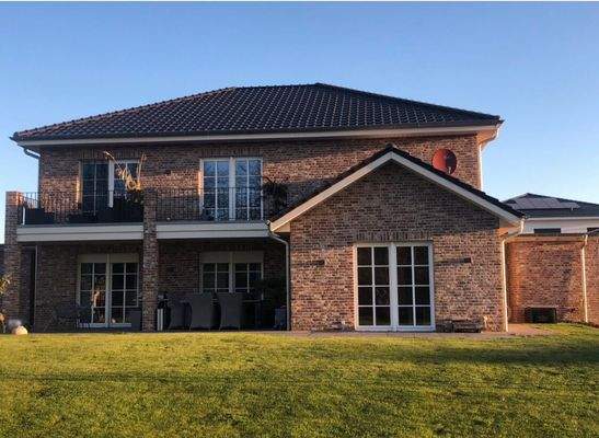 Backsteinhaus mit Balkon