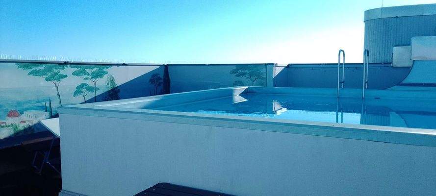 Schwimmbad auf dem Dach