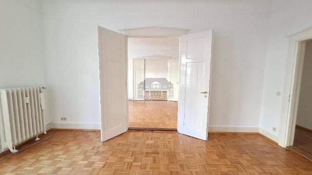 Perspektive durch die Büros