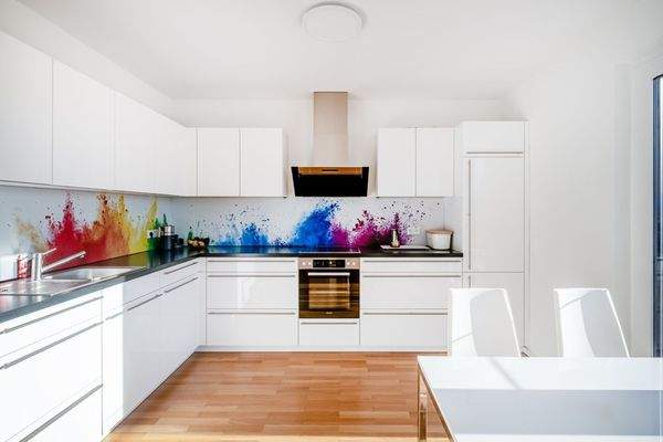 Essbereich mit Einbauküche