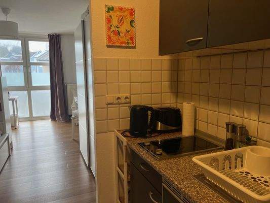 Küche mit Blick auf Wohnung