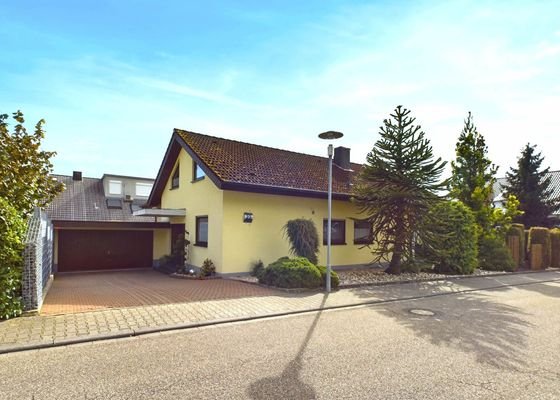 Haus Gondelsheim_aussen2_AVATHUS Immobilien Bretten Bruchsal Karlsruhe Heidelberg Pforzheim