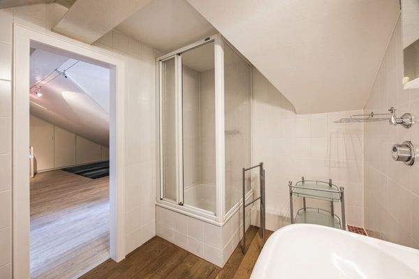 Duschbad auf der oberen Etage