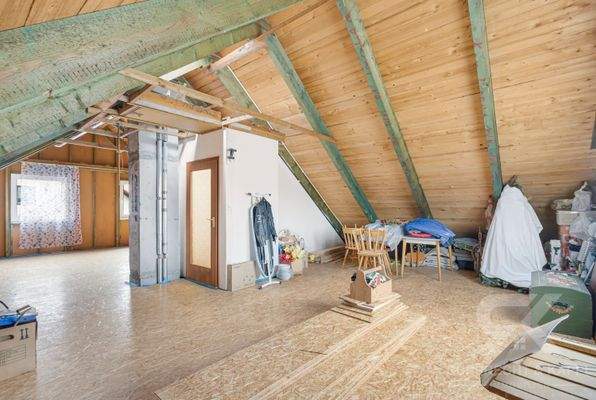 Dachboden. 