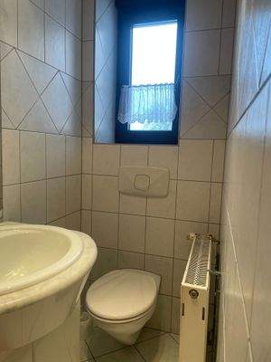 separate Toilette EG