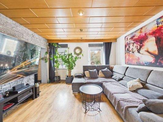 Wohnzimmer offen mit der Küche verbunden