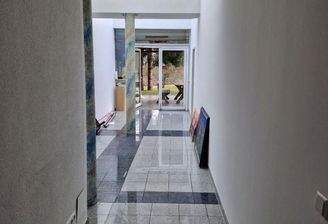 Eingangbereich u. Lagerfläche