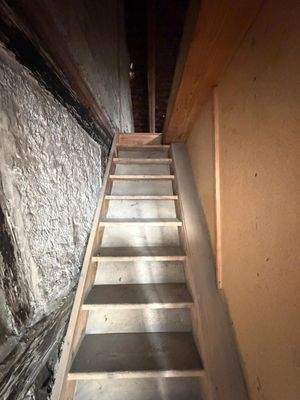 Treppe zum Dachboden