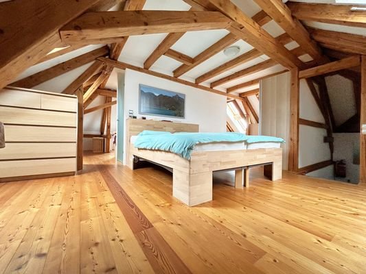 DG - die Wohlfühloase...in dem Schlafzimmer lassen Sie garantiert den Alltag hinter sich