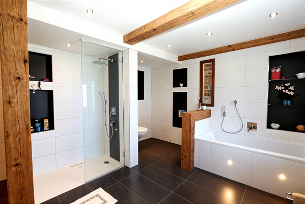 Whg. 3, Badezimmer (3).png