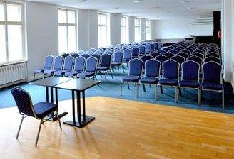 Kleinkunstbühne Bsp. Versammlungsbestuhlung