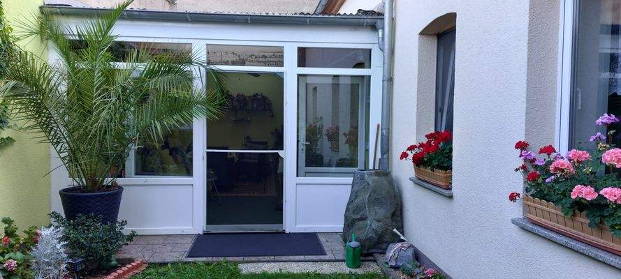 Eingang vom Garten in den Wintergarten/Haus.jpg