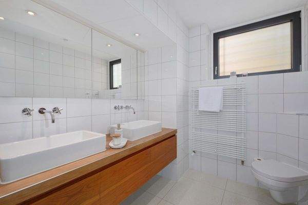 Badezimmer Gartengeschoss 2