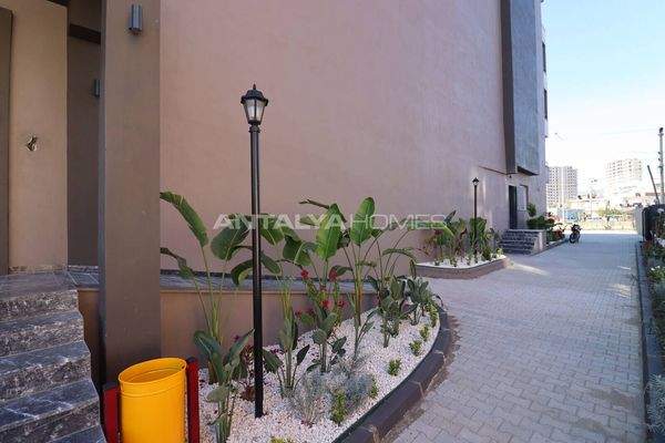 New Build Flats in Complex Close to Beach in Mersin Erdemli