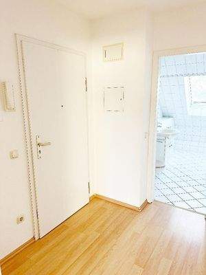 Flurbereich mit Blick Richtung Wohnungseingangstür