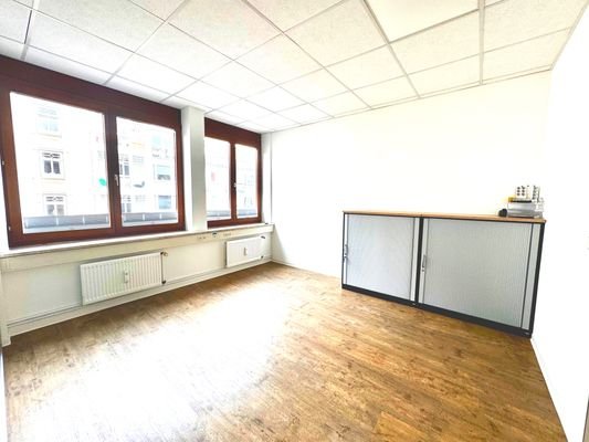 Büro 6