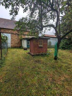 Garten Blick zur Scheune