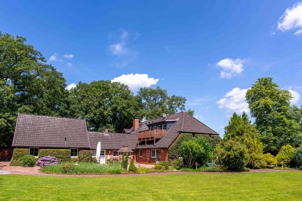 Hausansicht vom Garten