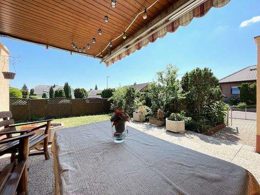 Platz zu den Nachbarn