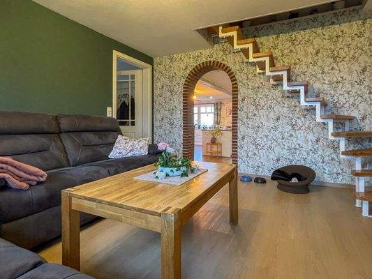 ...und Aufgang zum Dachgeschoss