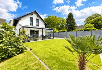 Gartenblick auf Haus