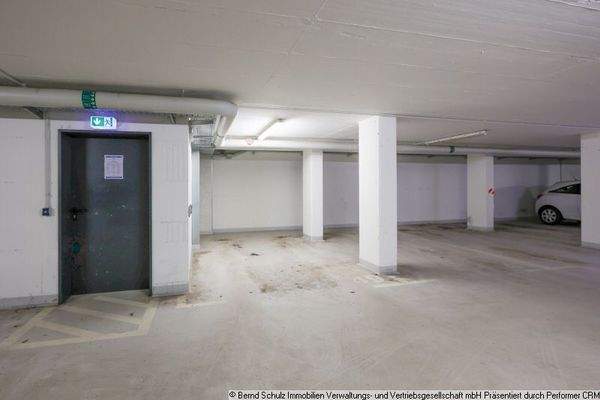 27 Tiefgaragenstellplatz