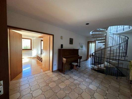 einzelne Zugänge zu allen Bereichen