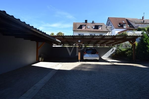 Hof und Carport