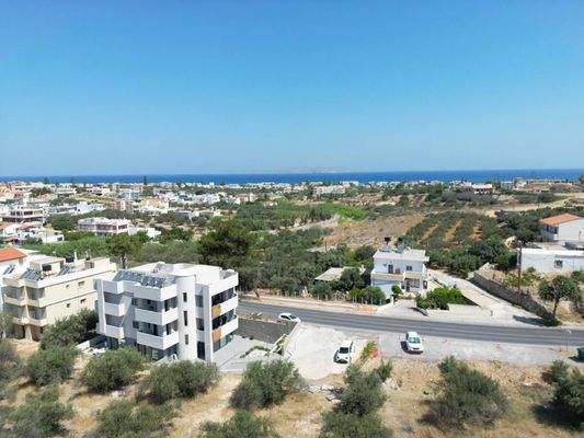 Kreta, Gournes: Renoviertes Gebäude mit 7 Wohnungen zu verkaufen