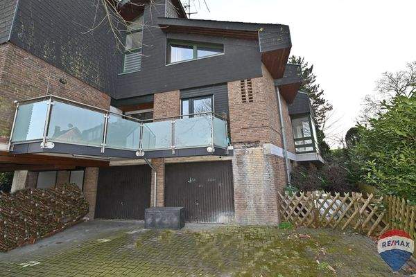 Rückseite m Garagen