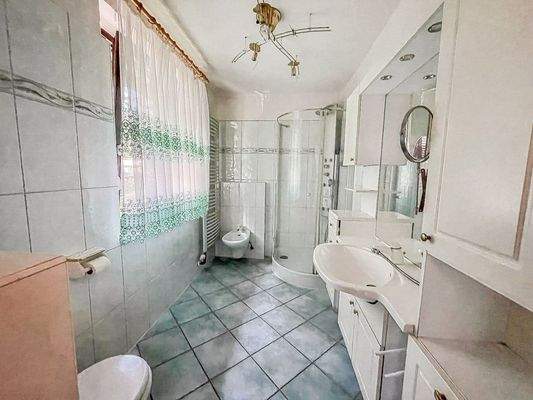 Badezimmer Erdgeschoss Ans. 1