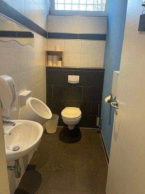 WC Herren - Behinderten WC gibt es auch.jpg