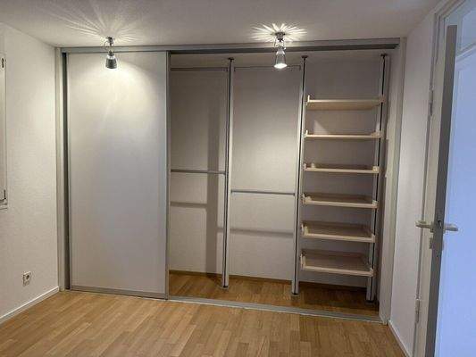 Schlafzimmer mit Ankleide