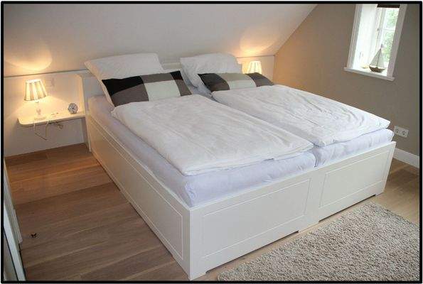 2. Schlafzimmer mit Doppelbett