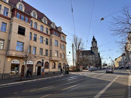 Umgebung mit Rathaus Wahren