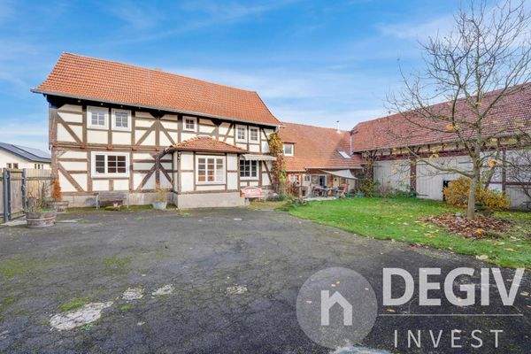 Hauptgebäude - Bauer