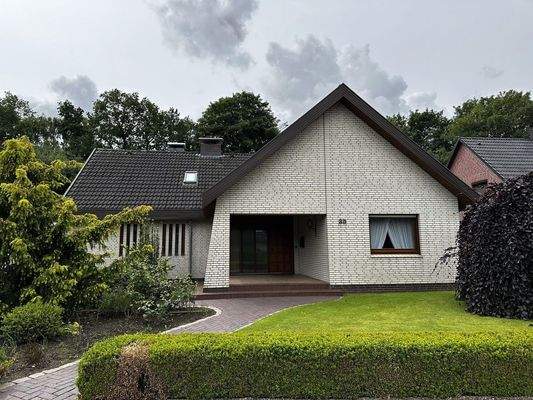 Haus von vorne Eingang