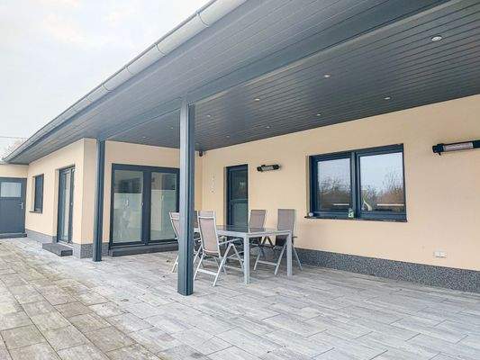 überdachte Terrasse