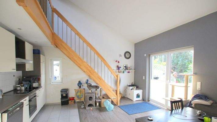 Wohn- und Essbereich mit direktem Zugang zur Terrasse